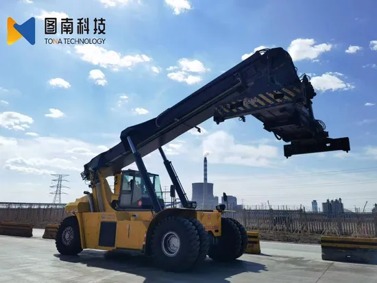 Tona China Powerful 45ton Tr45 Container Reach Stacker in Port 